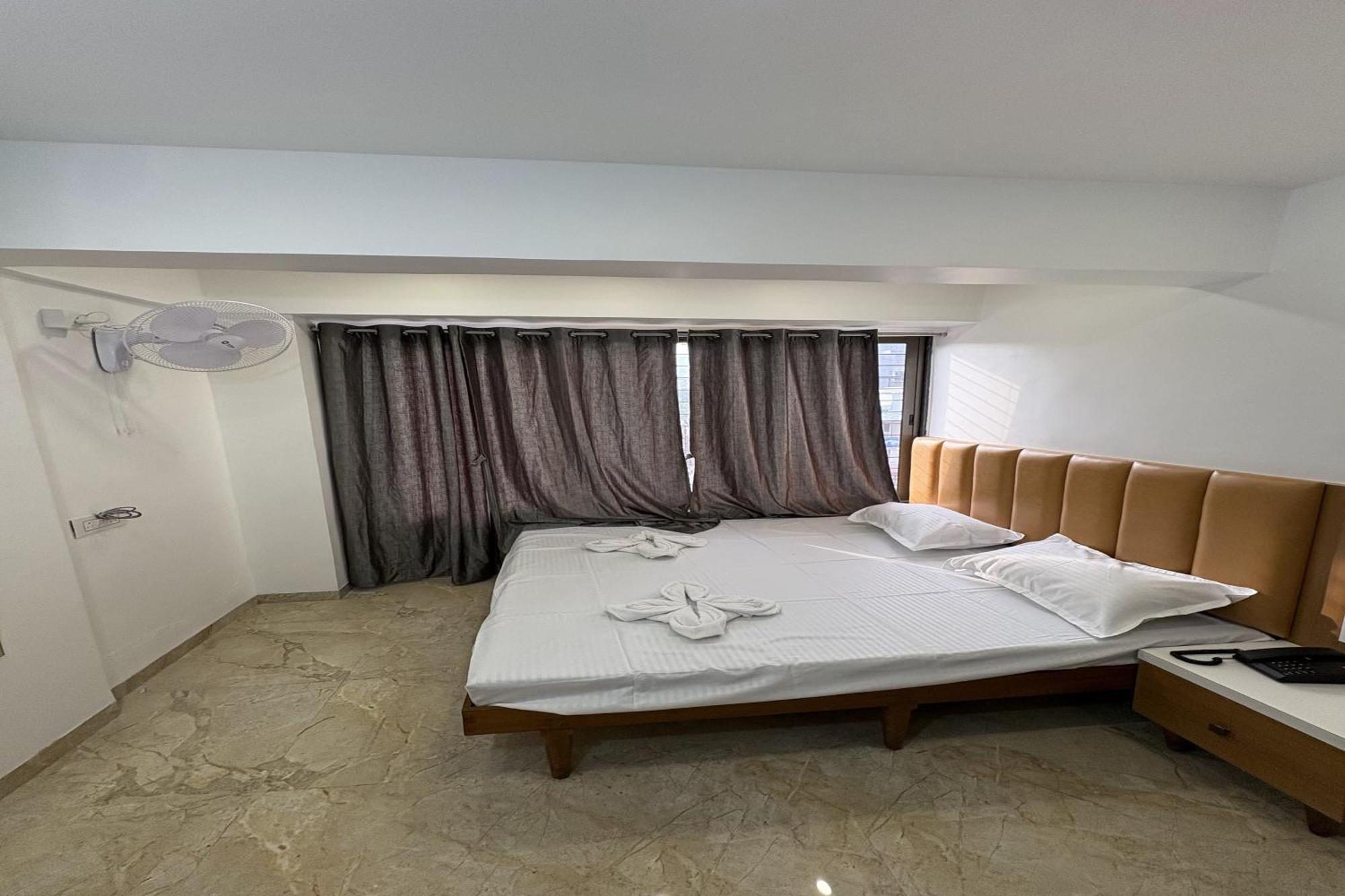 Hotel Ruchi Executive Szatara Kültér fotó
