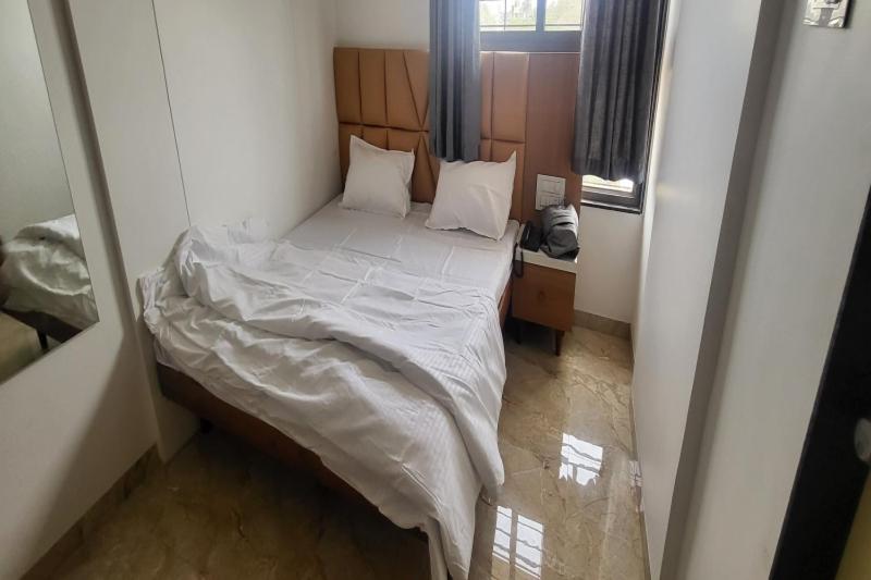 Hotel Ruchi Executive Szatara Kültér fotó